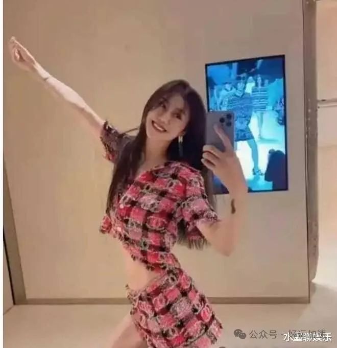 汪峰与陈露秘密结婚，网友偶遇甜蜜逛街  第3张