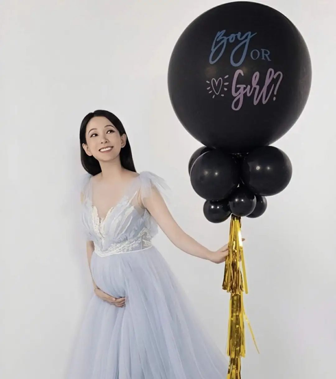 恭喜！41岁TVB知名女星高龄生女，未婚先孕结婚还不到半年  第2张