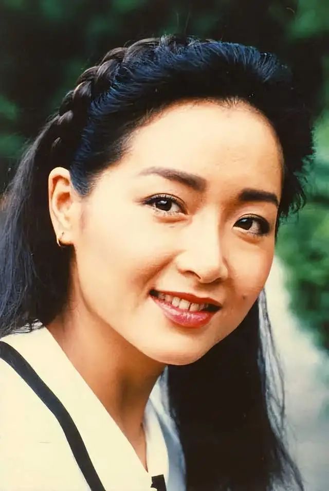 同一张脸，演完《情圣》33年后，又演《唐人街探案2》，她彻底没认出