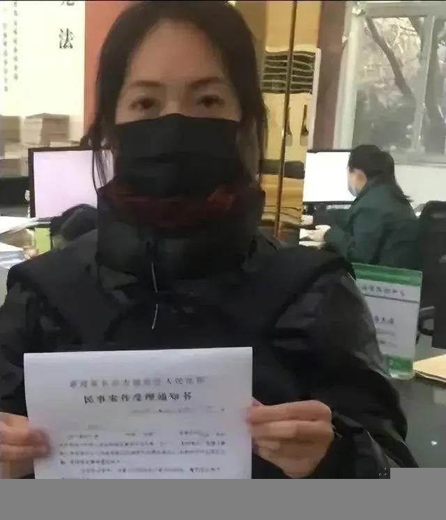 何炅被实名举报欠薪保姆3年，法院判赔14万，保姆索赔100万和房车  第2张