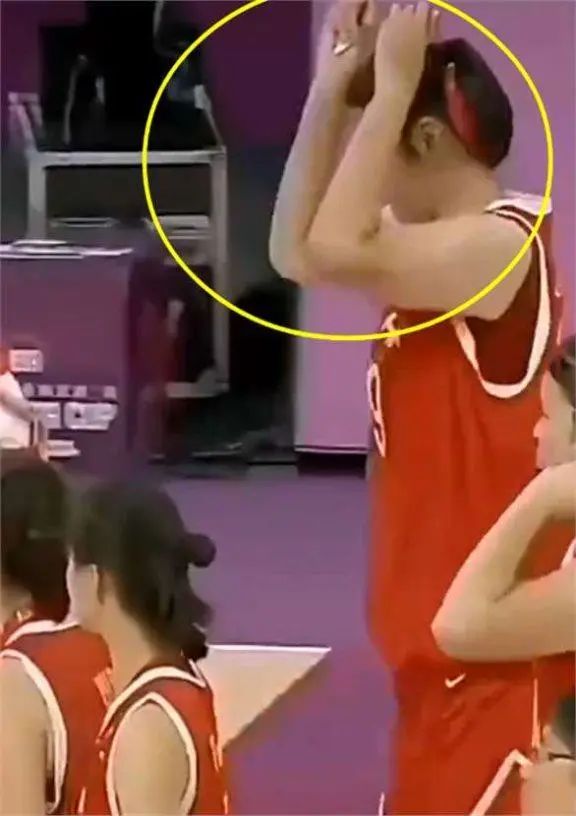 她想去美国打WNBA，现已被美国球探关注，外媒称她是“怪物”