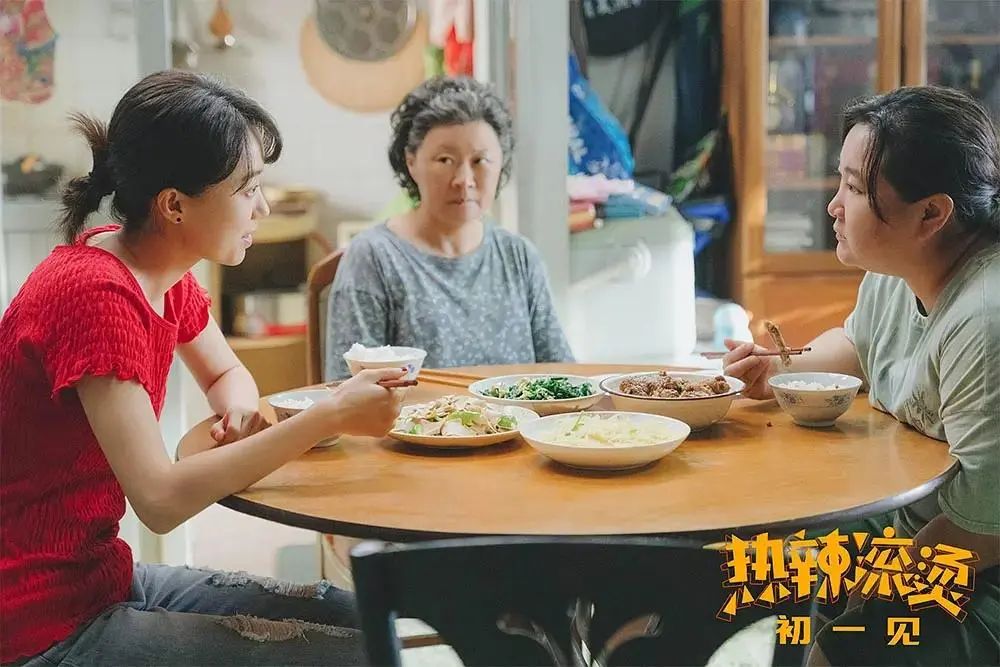 《热辣滚烫》都演“美艳情妇”，李雪琴笑掉大牙，张小斐太过自恋  第7张