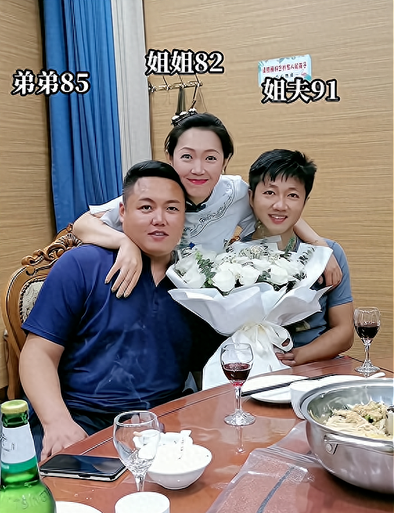 湖南，40岁女子对30岁男子一见钟情，奔赴1600公里远嫁：愿为他生娃！