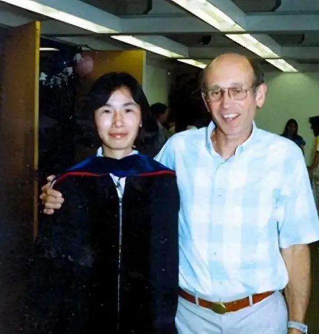 开国上将之女突然去世，30年前入美籍当官，生前一行为被世人讨伐  第4张