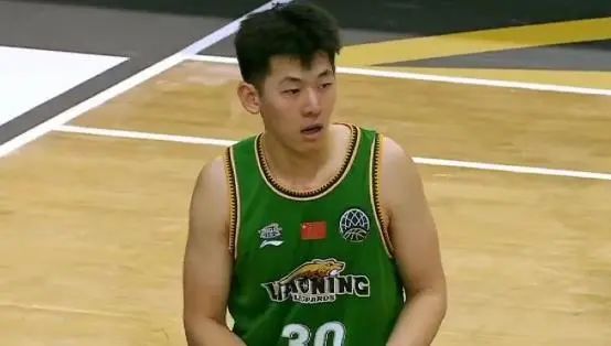 辽宁男篮两人上调，2米14小将是韩德君接班人，杨鸣重点培养！