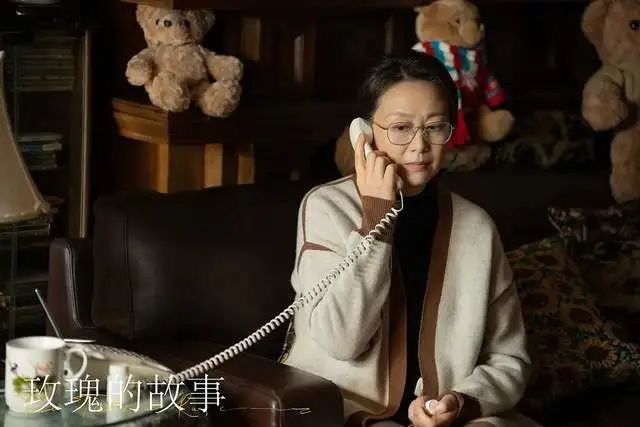 演完刘诗诗、刘涛妈妈，又演《玫瑰的故事》里刘亦菲妈妈，61岁的她靠实力美到现在  第3张