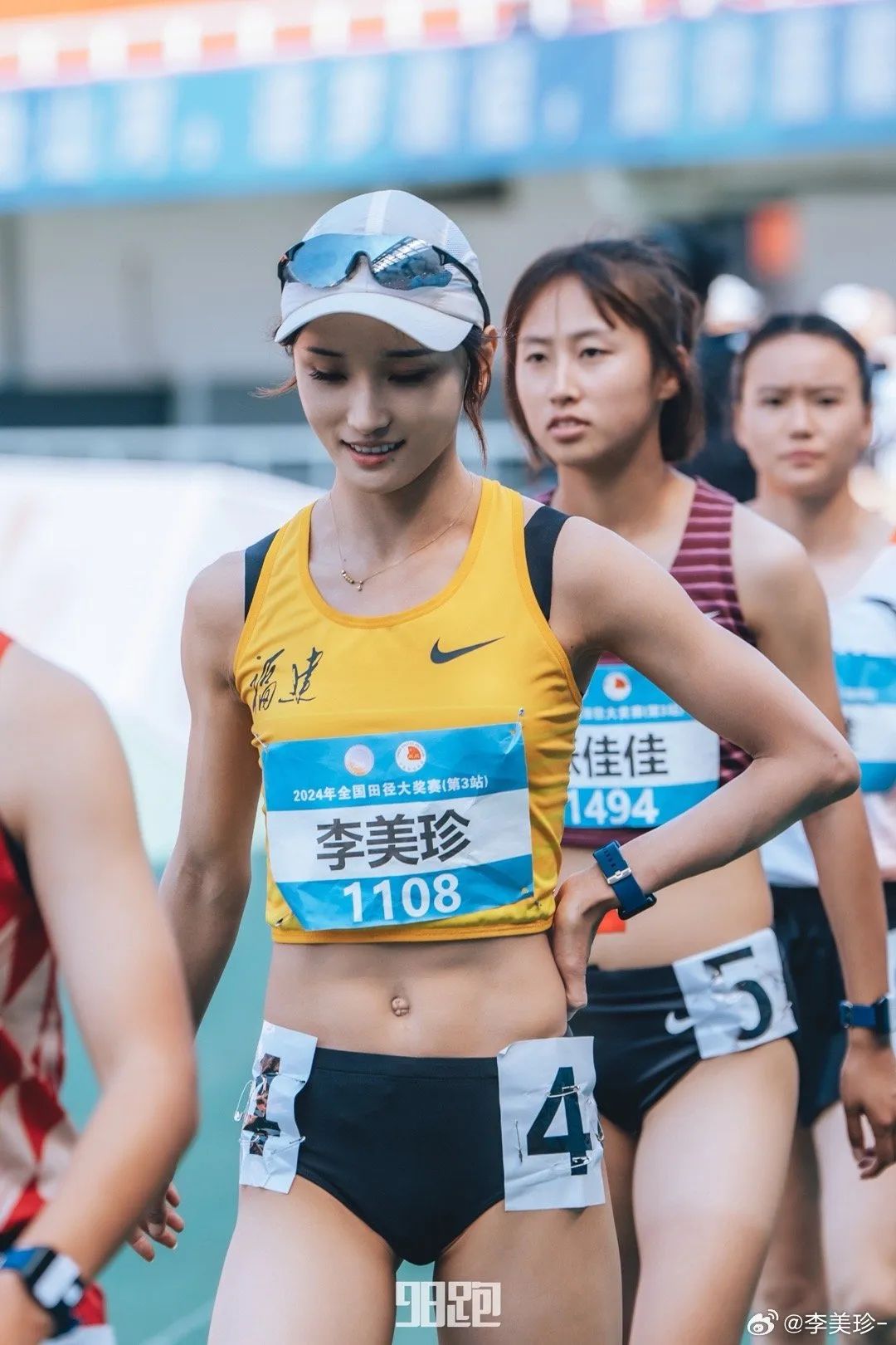 又发现一个田径小美女，果然田径队出美女，至少身材线条好  第12张