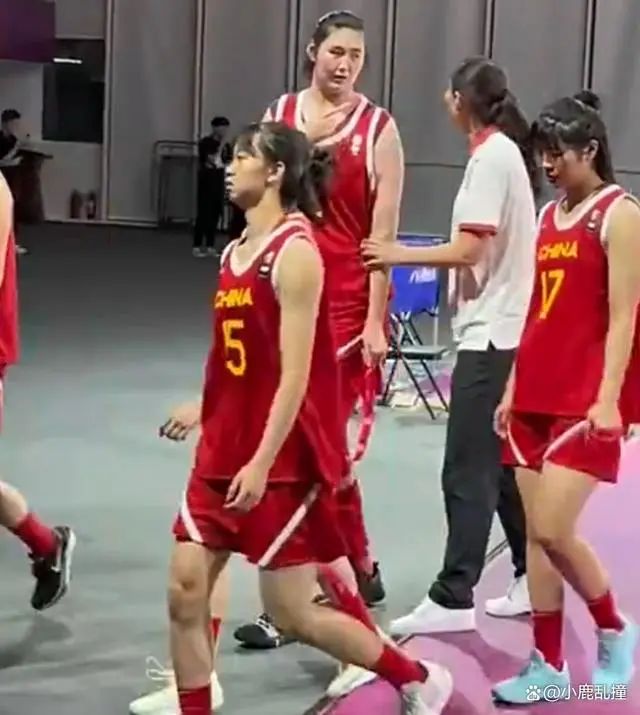 她想去美国打WNBA，现已被美国球探关注，外媒称她是“怪物”