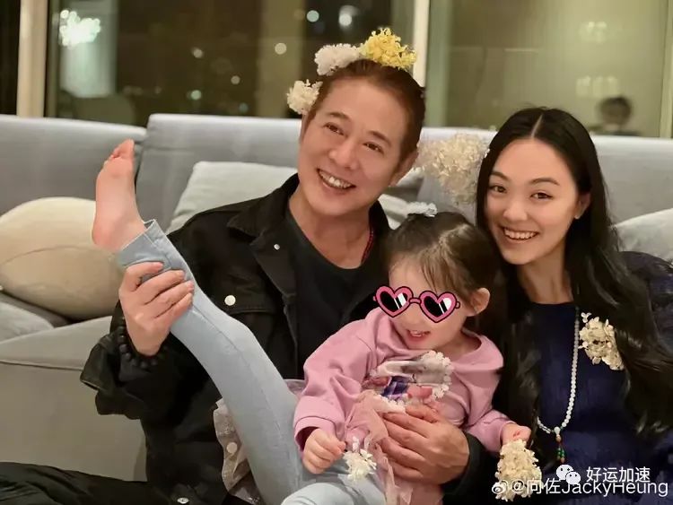 李连杰携大女儿现身香港，参加向佐家庭聚会，与小奶皇互动超温馨  第6张