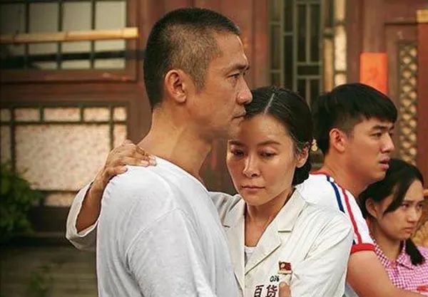 她是开国上将孙女，亲手捧红李亚鹏却惨遭背叛，至今51岁仍未婚  第7张