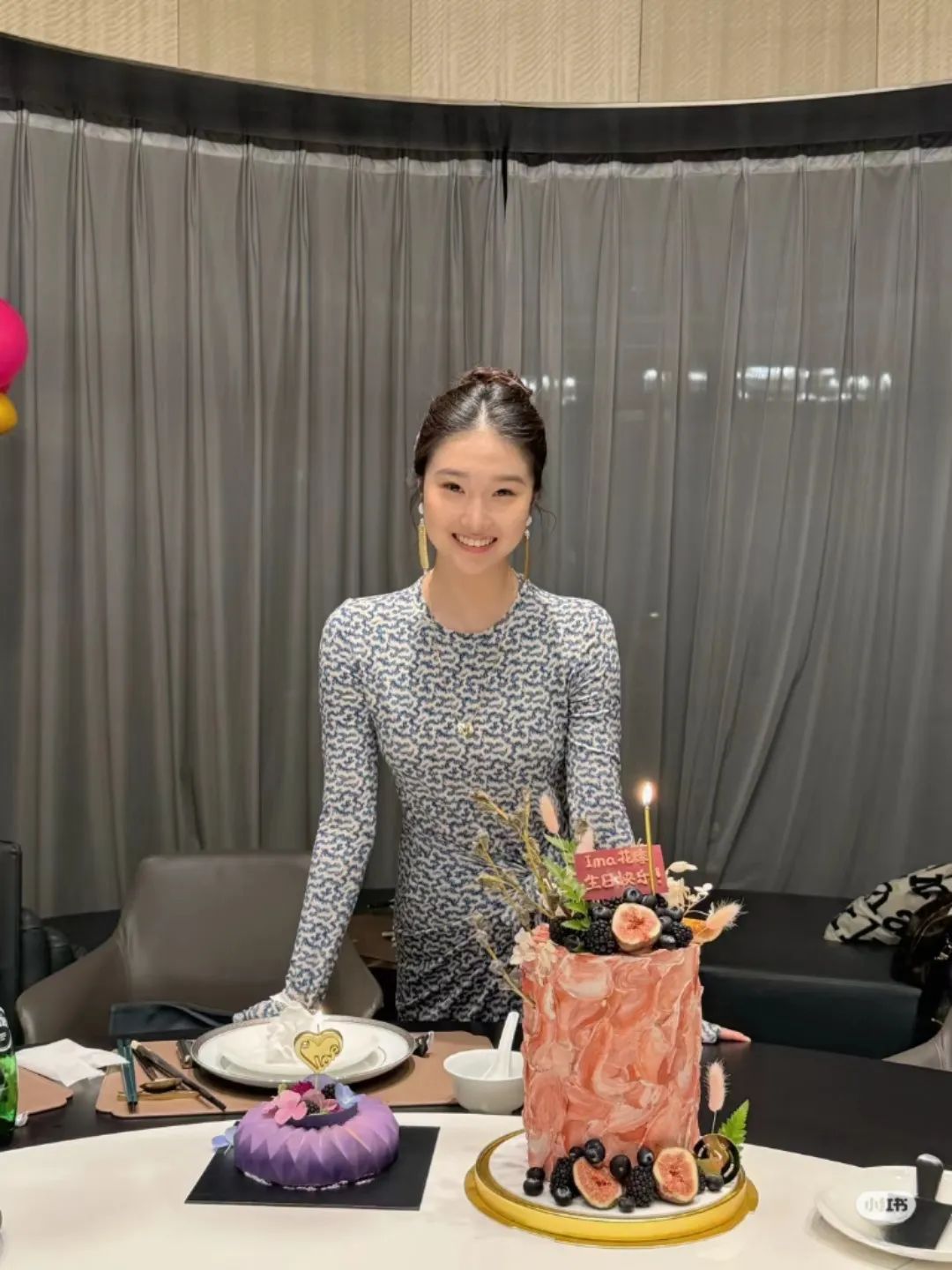 马伊琍女儿生日照引热议，16岁文爱马略显成熟，脸蛋随爸但不如妈美