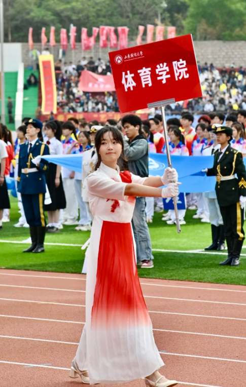 都说山财出美女，果然个个都是貌若天仙，沉鱼落雁、闭月羞花  第6张