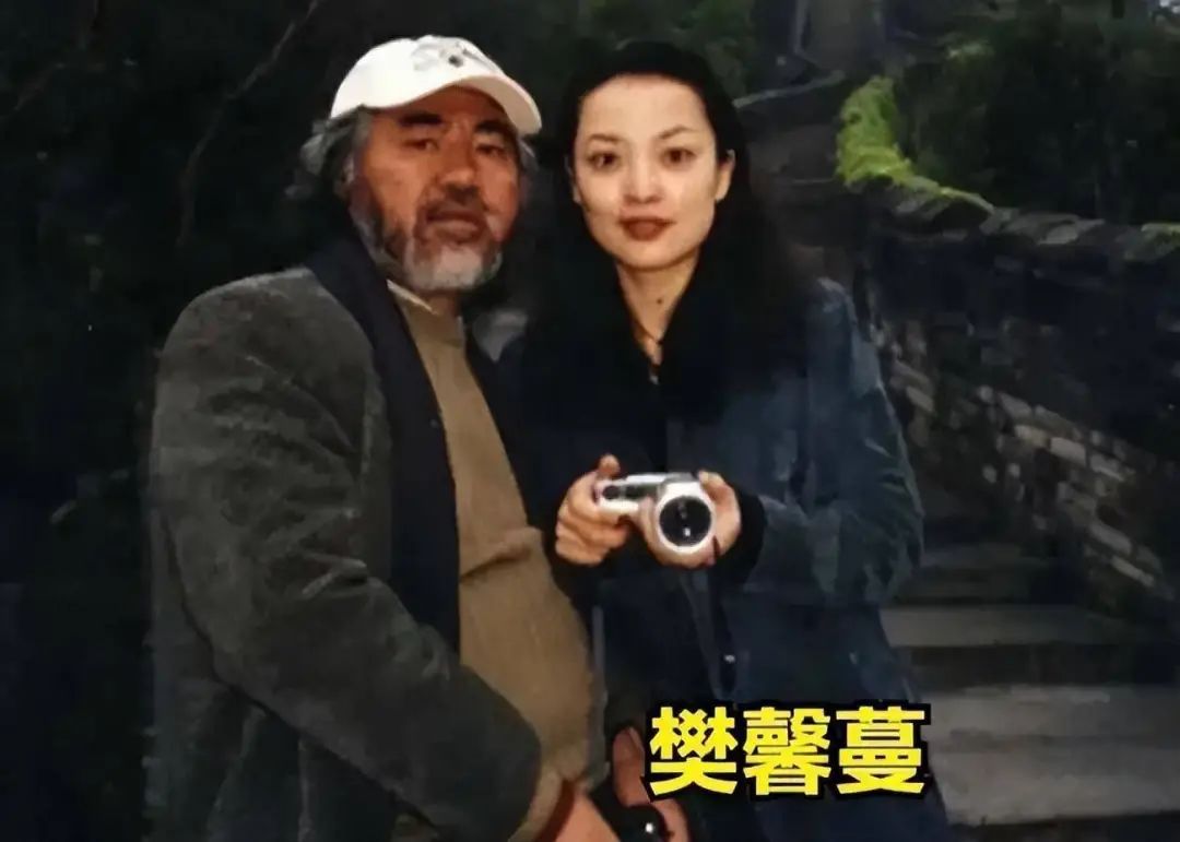 73岁张纪中为老婆涂妊娠油，杜星霖每天喝燕窝住别墅，怀4胎表示还愿生  第10张