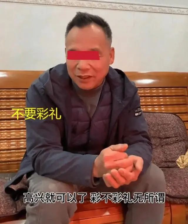 广西32岁女子，不想结婚，家人忧愁无奈，父亲流泪：过了33岁没人要