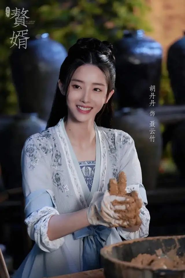 明明同一个人，演完《赘婿》3年后，又演《与凤行》，她难辨真假