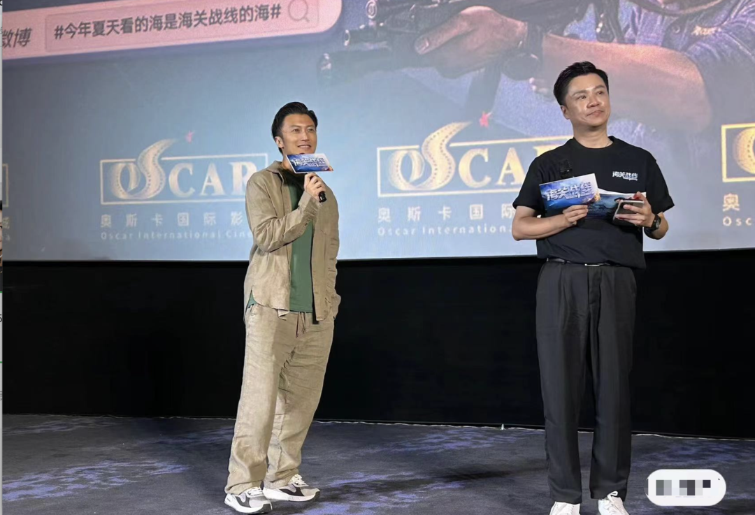 43岁谢霆锋西安路演：绿色打底外加衬衫很帅，看着和15年前没区别